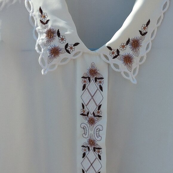 VINTAGE Romantic Collared Blouse Woman's Size 14 Floral Embroidery - Picture 2 of 7